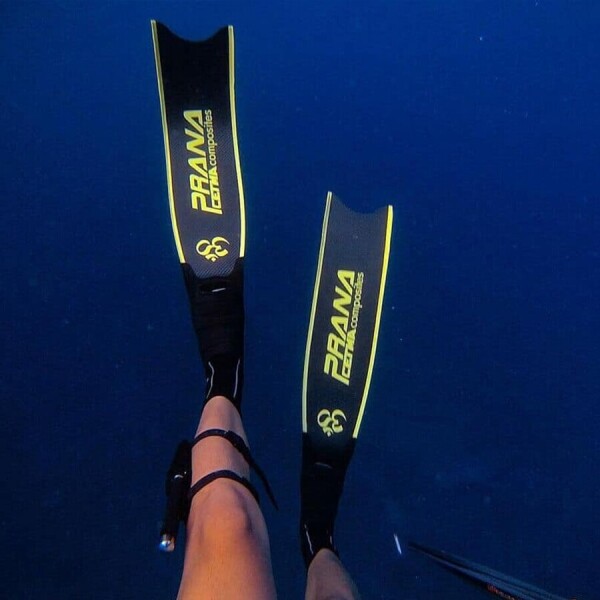 퐁당닷컴,세트마 프라나, CETMA PRANA,예약주문 상품으로 미듐강도, 커스텀 선택 시 3개월 까지 소요될 수 있습니다.,세트마,프리다이빙 > 오리발 > 카본핀