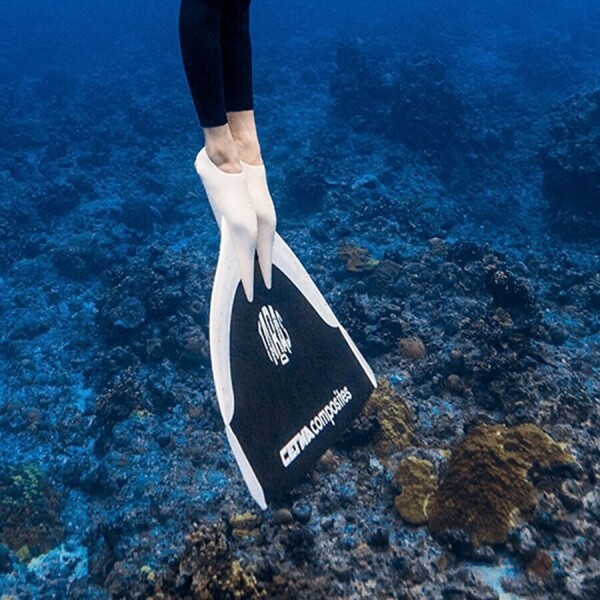 퐁당닷컴,세트마 타라스 모노핀, CETMA TARAS,주문 시 최대 1~3개월 까지 소요될 수 있습니다.,세트마,프리다이빙 > 오리발 > 모노핀